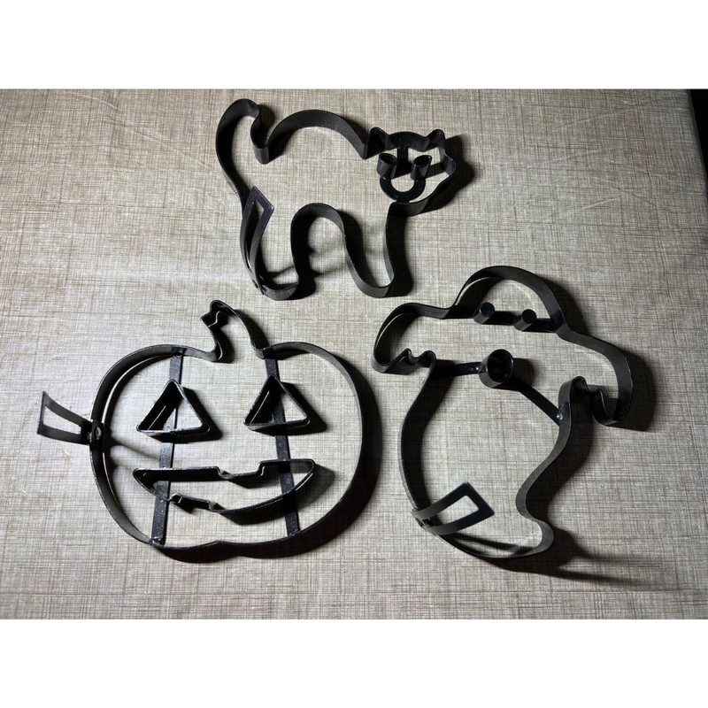 Williams and Sonoma Halloween Metal Pancake Molds Pumpkin Jack Ghost Black Cat