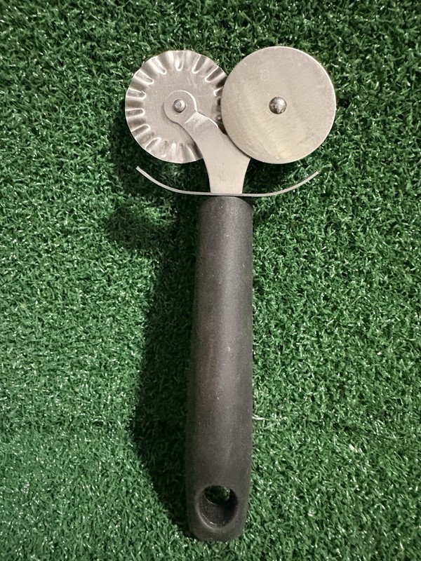 Stainless Steel Pastry & Pasta Wheel Cutter Baking Kitchen Tool gallery