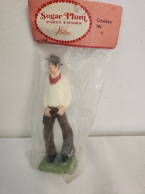 Vintage 1972 Wilton 6″ Cowboy Cake Topper Plastic Figure # 2113-306 NOS