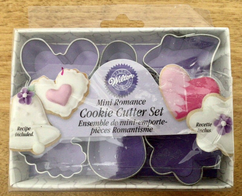2003 WILTON 6 Piece Mini Romance Cookie Cutter Set, Metal, NIP