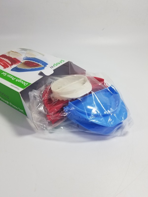 3pc Dough Press Set for Empanadas, Pierogies, Pies, Calzones w/ Crimped Edges gallery