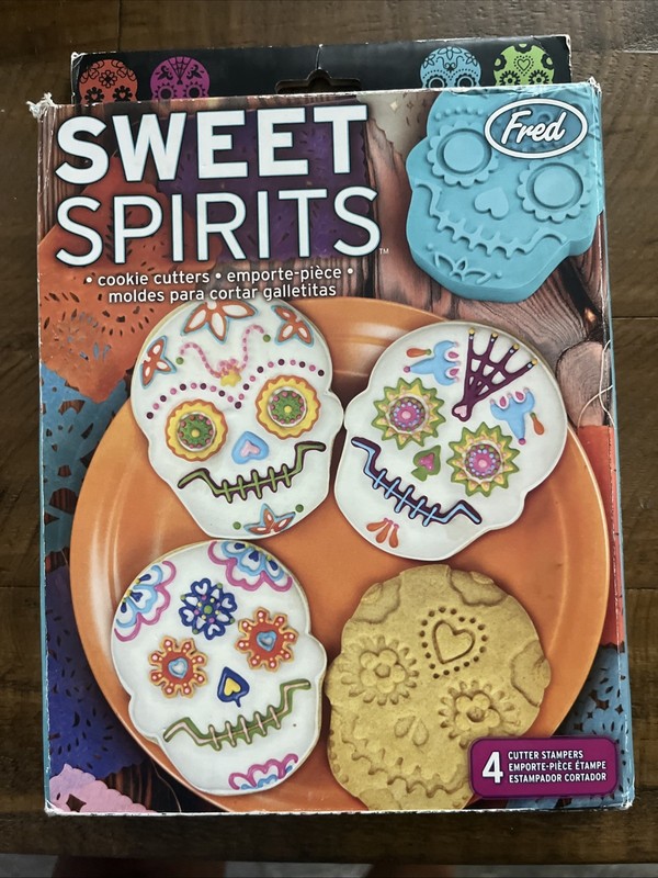 FRED Sweet Spirits Day of the Dead 4 Cookie Cutters Stamps in box Sugar Skulls
