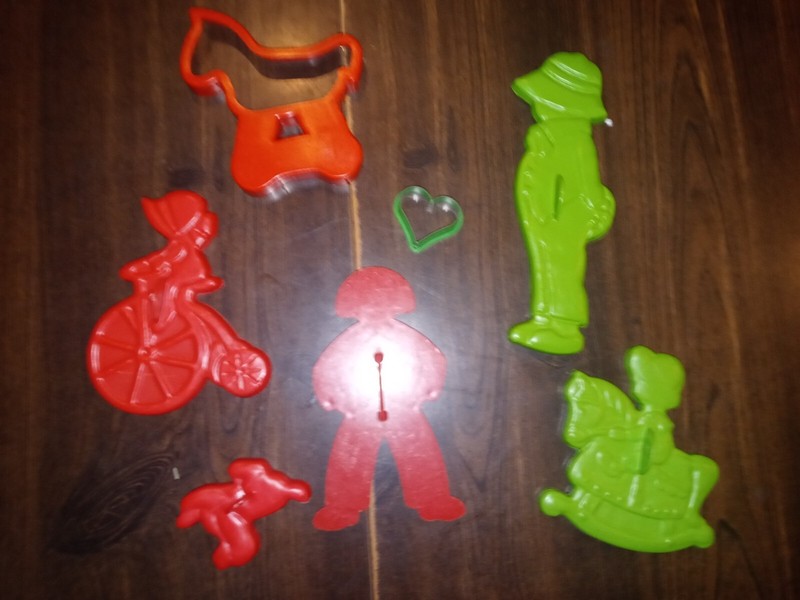 Vtg Cottagecore Holly Hobbie Cookie Cutters American Greetings Plastic Lot Of 7