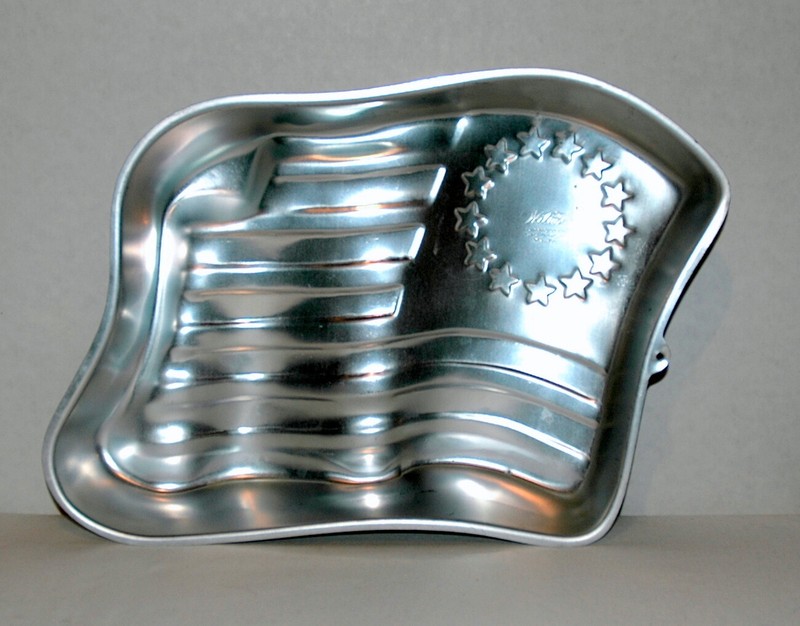 Wilton 13 Original Colonies American Flag Cake Pan - 1974 - #502-283 gallery