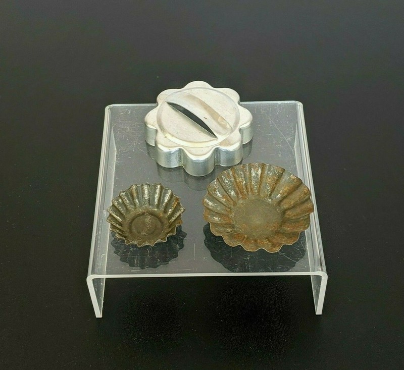 2 Metal Cookie Biscuit Cutters 1 Aluminum Cutter Kitchen Candy Tool Bake Decor