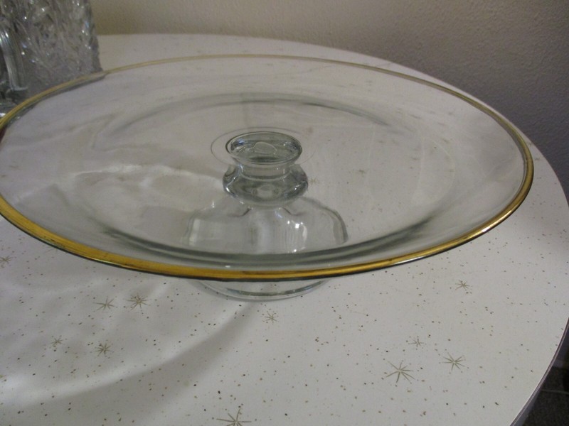 VINTAGE 13″ GLASS GOLD RIM CAKE/ COOKIES DISPLAY PEDISTAL. FAST SHIP.