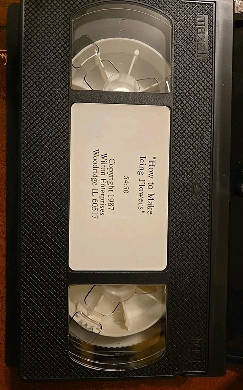 Wilton Cake Decorating VHS How To Make Icing Flowers & Course II Student Kit++++ gallery