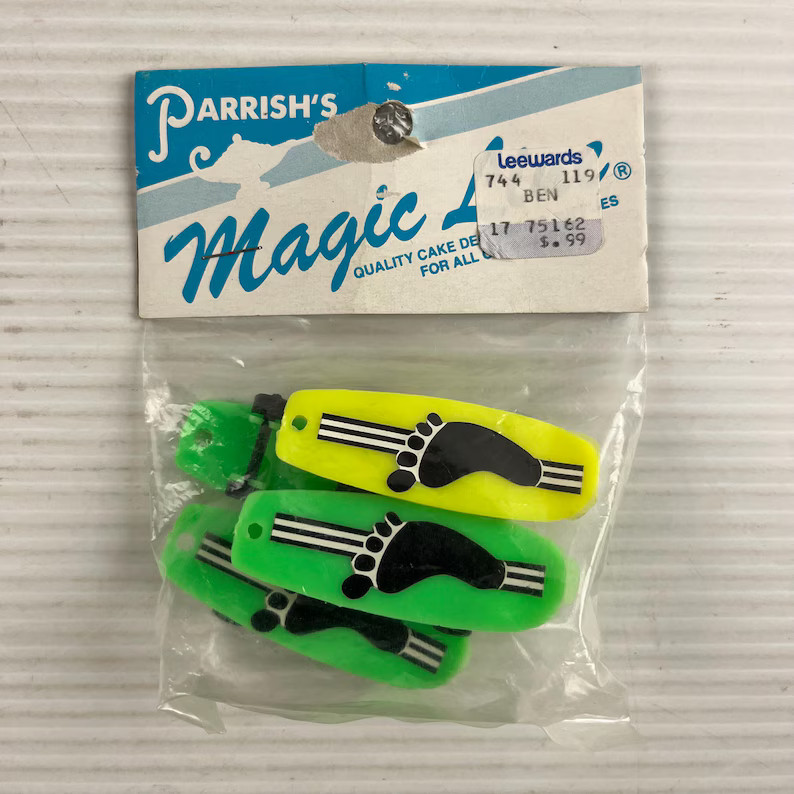 Vintage Cake Decorations – Four Plastic Skateboards – NEW in Package – 1985