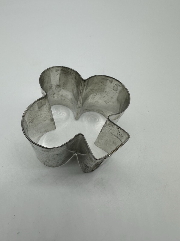 VTG Cookie Cutter Deep St Patrick’s Day Irish Club Clover Shamrock Biscuit
