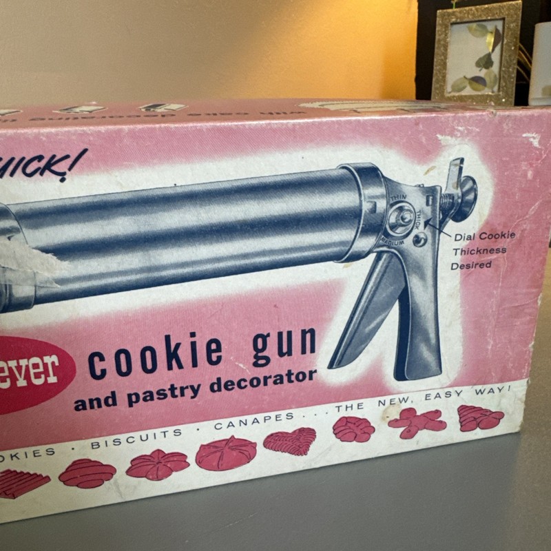 Vintage 1950's Wear-ever Cookie Gun And Pastry Decorator NOS New Old Stock gallery