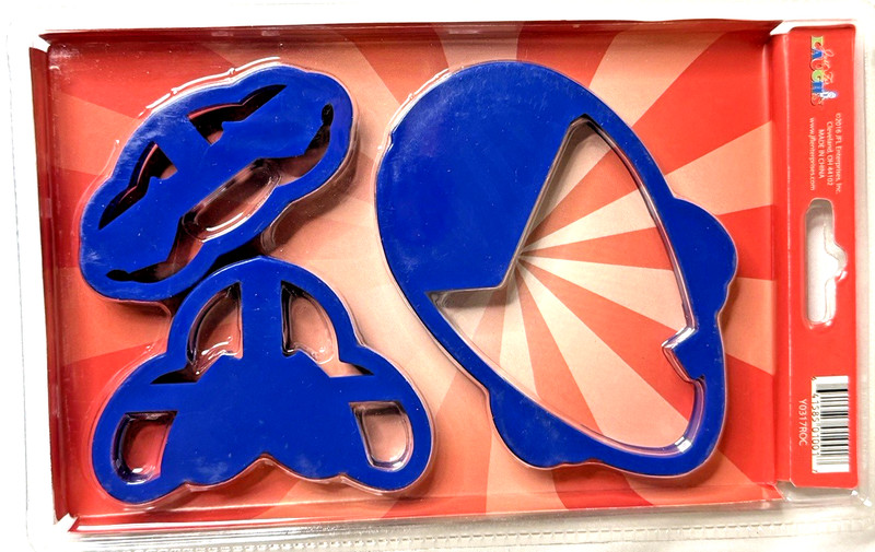 3D Cookie Cutter Giant Goldfish Cookie Mold - Just For Laughs NEW Sealed gallery