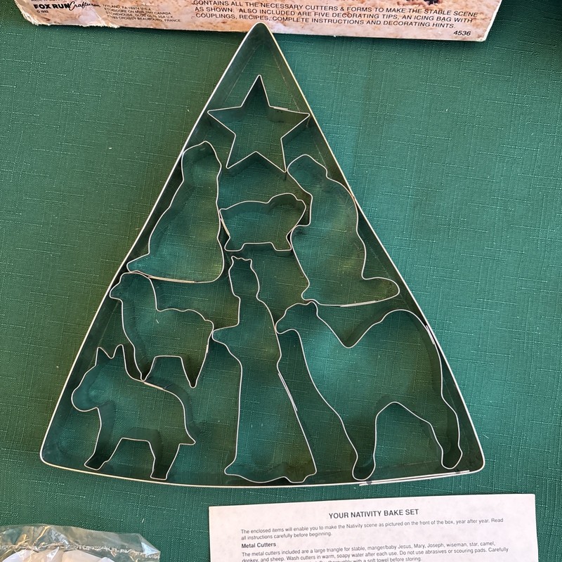 Christmas Nativity Bake Set – Cookie Cutters, recipe, icing tips ~ Fox Run USA gallery