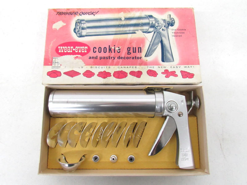 Vtg Wear-Ever #3365 Cookie Gun & Pastry Decorator Complete Set in Original Box