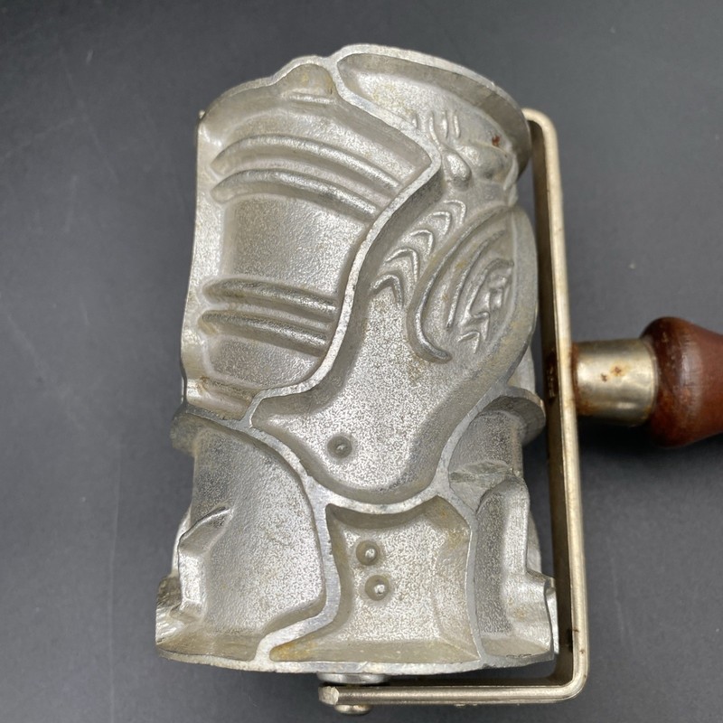 Vintage Monopol German Christmas Cookie Cutter Roller Press Geback Ausstechrolle gallery