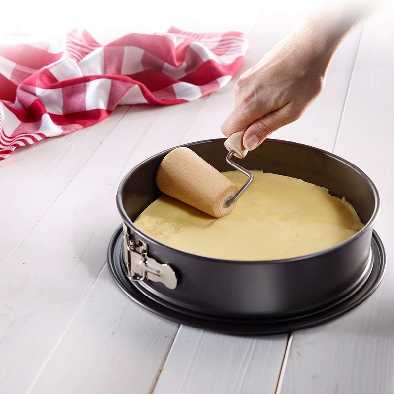 Westmark Baking Pan Roller, Conical, For Round Baking Tins, Made Of Beechwood, Ø gallery