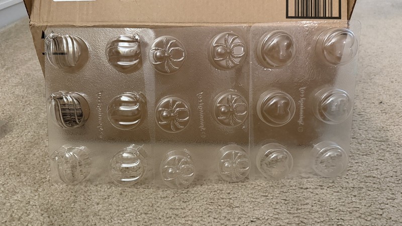 60+ Spinning Leaf Oreo/Silkomart silicone chocolate molds WHOLE LOT gallery