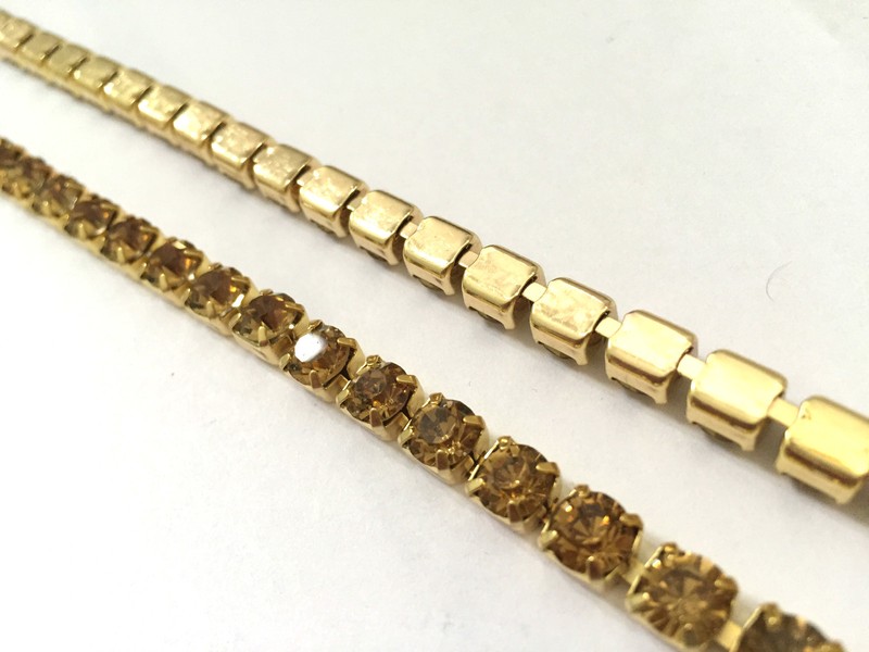 1 Metre Diamante/Crystal Chain Close Link Chain Gold on gold Wedding Cake SS28 gallery