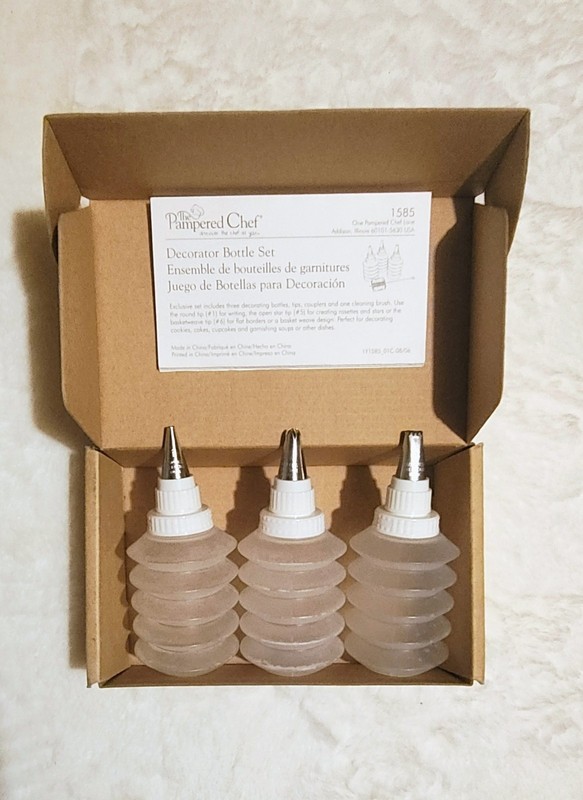 Pampered Chef Cake, Cookie, Cupcakes Decorator Tips and Bottle Set EUC L👀k