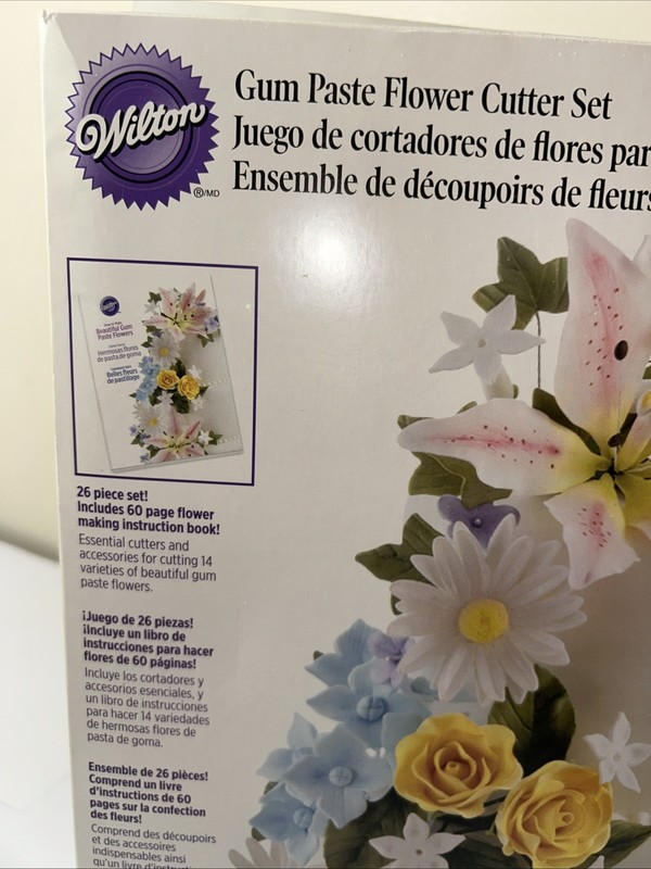 Wilton Gum Paste Flower Cutter Set with 26 pieces gallery