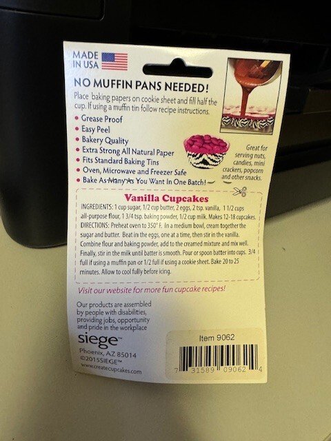 Cupcake Creations Black & White Polka Dot No Muffin Pan Required 32 Baking Cups gallery