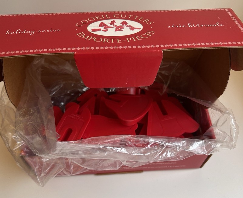 Nordicware Cookie Cutters 3-D Stand Up Holiday Set gallery