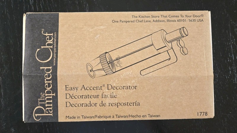 The Pampered Chef Easy Accent Decorator 1778 • Clean, Very Good