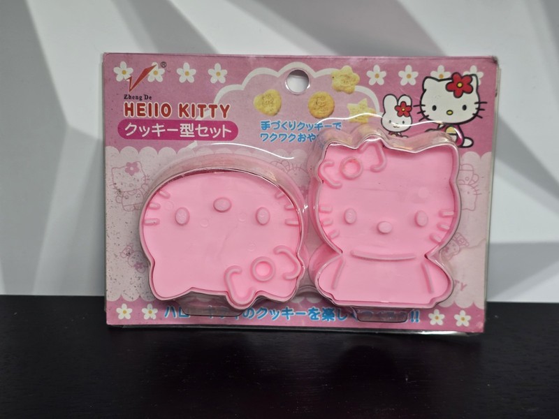 Set of 2 Pink Hello Kitty Cookie Cutter – 1 Face & 1 Full Figure- NEW SEALED