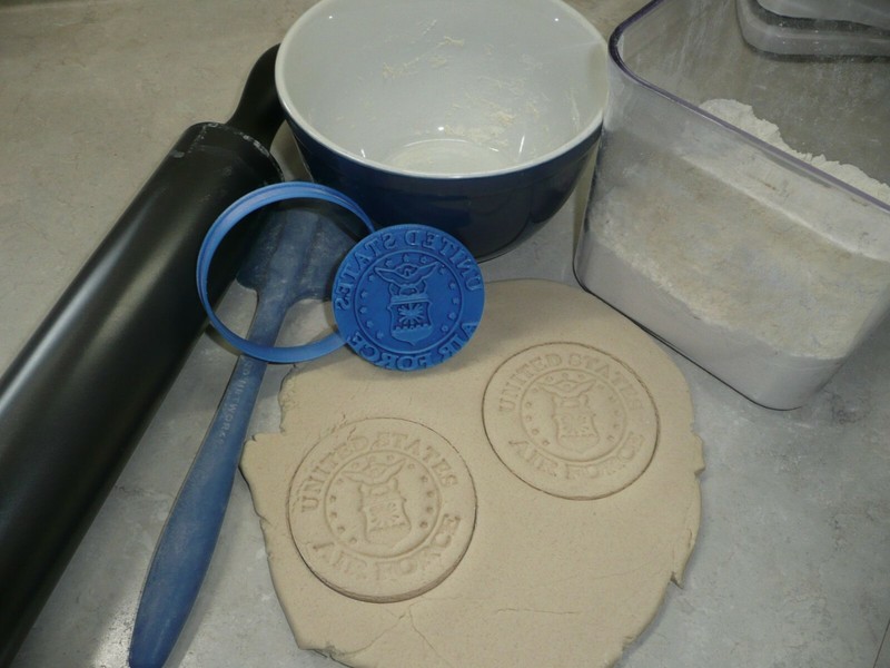 US AIR FORCE WITH WORDS MILITARY SET OF 2 COOKIE CUTTER AND STAMP USA PR4173 gallery
