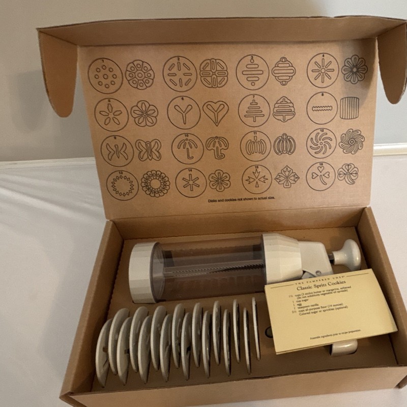 Pampered Chef Cookie Press Set 16 Disks Model 1525 Plastic White Clear Handle gallery
