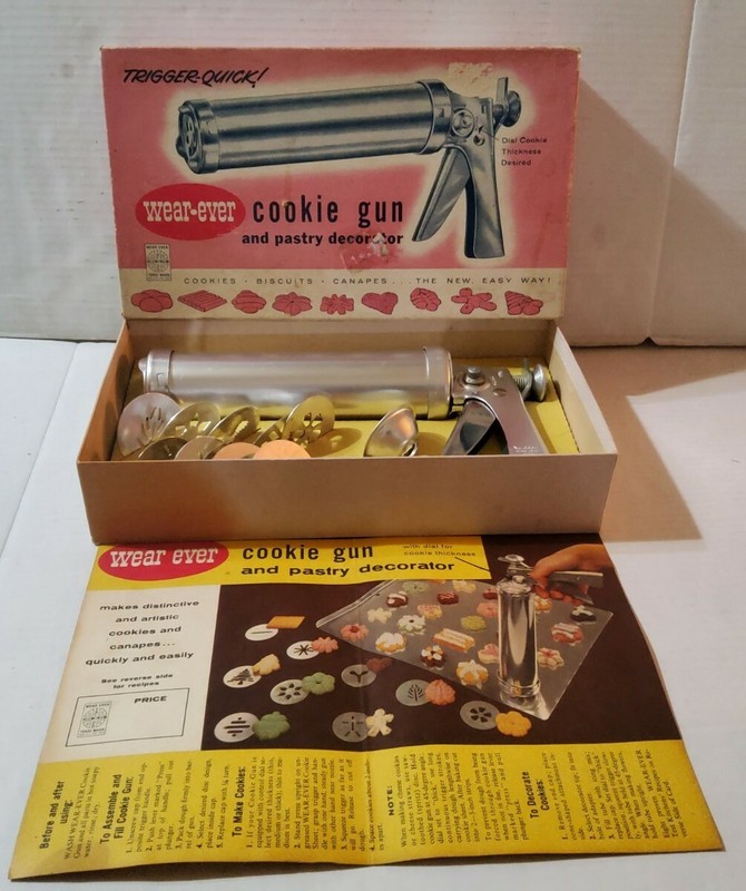 Wear-Ever Quick Trigger Cookie Gun Pastry Decorator #3365 Original Box Vintage