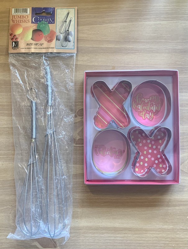 Kitchen Tools ~ Baking & Pastry ~ X And O Cookie Cutters + Whisks ~ !🆕!