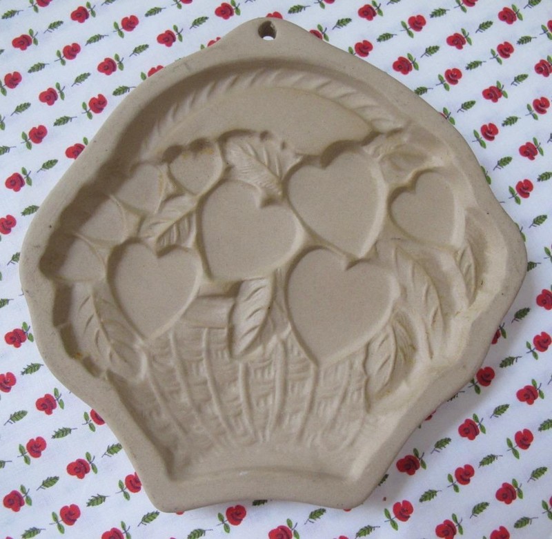 Vintage Brown Bag Cookie Art Shortbread Cookie Craft Mold Basket of Hearts 1992