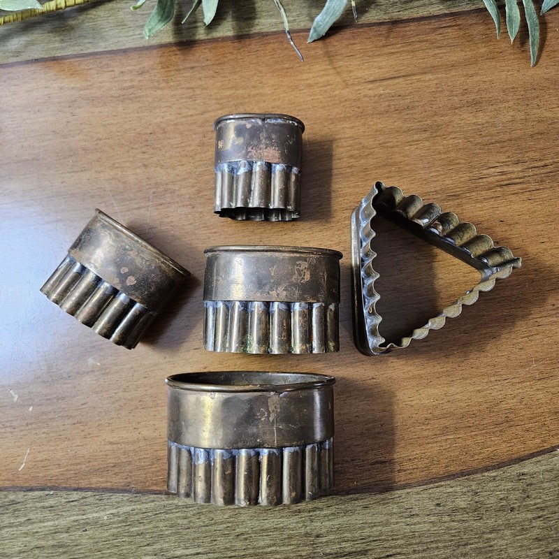 Metal Cookie Cutter Set Triangle Oval Fluted Brown Baking Kitchen Tools