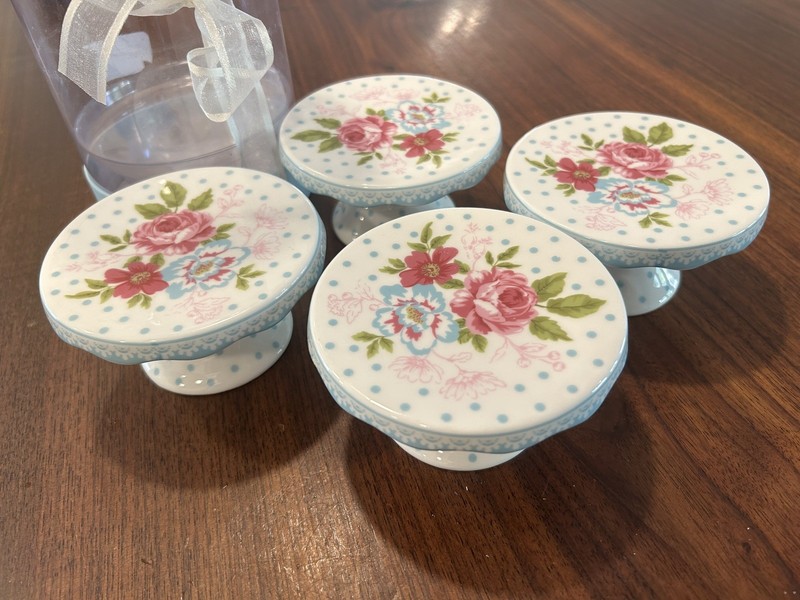 Grace Teaware Individual Cupcake Stands. Set of 4. Excellent Condition gallery
