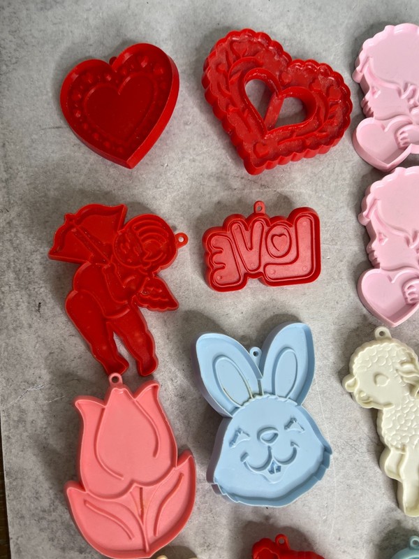 Vintage 80s Holiday Christmas Easter Valentine's day Cookie Cutters plastic set gallery
