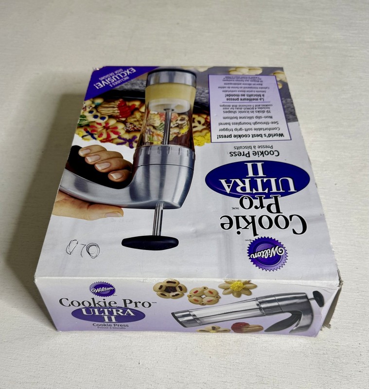 Wilton Cookie Pro Ultra II Cookie Press 19 Disks Pastries Pastry Dessert Baking gallery