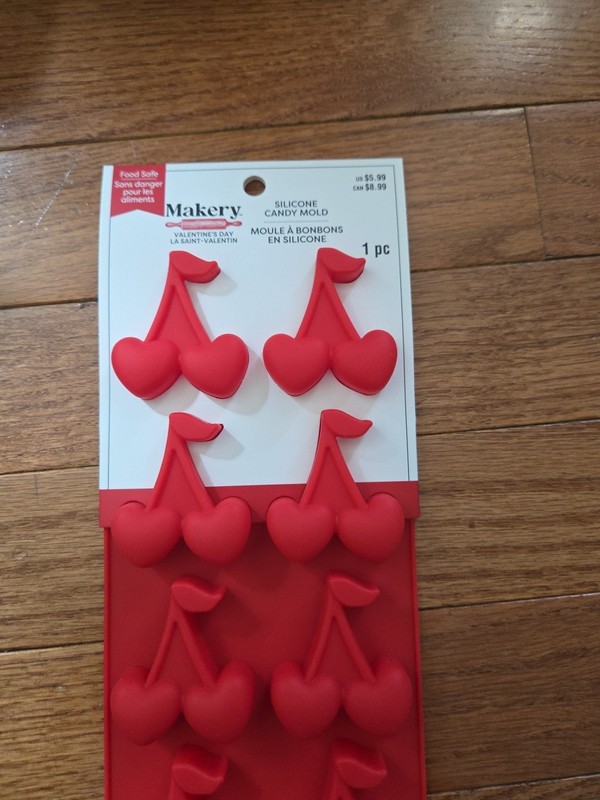 Two Makery Valentines Day Silicone Candy Mold Bakeware Heart Shape NEW gallery