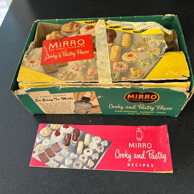 Vintage 358 Mirror 16-Piece Pastry Press Cookie Cake Dec. Set with Recipe Book