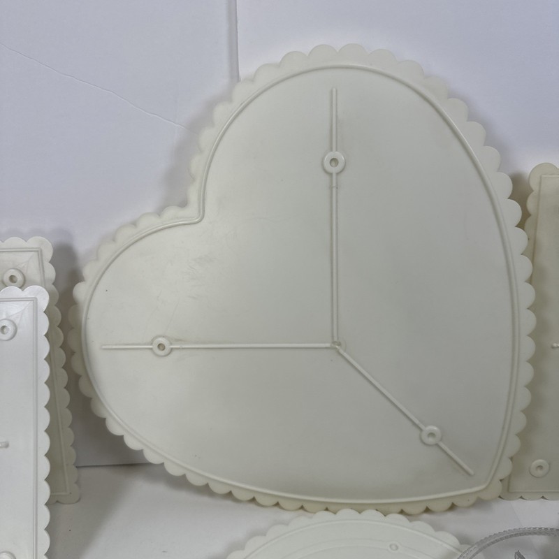 Wilton Wedding Cake Separator Plates Round Heart Square Scalloped VTG Lot gallery