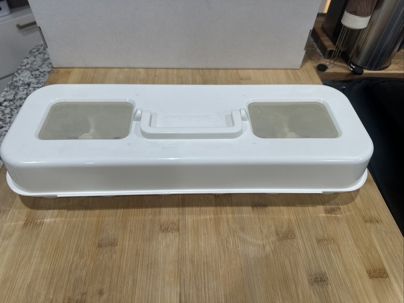 Bakelicious 12 Cupcake Plastic Carton Carrier Storage White * gallery