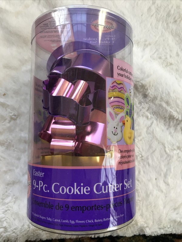 New *Sealed* Wilton 9 Piece Spring or Easter Cookie Cutter Set gallery
