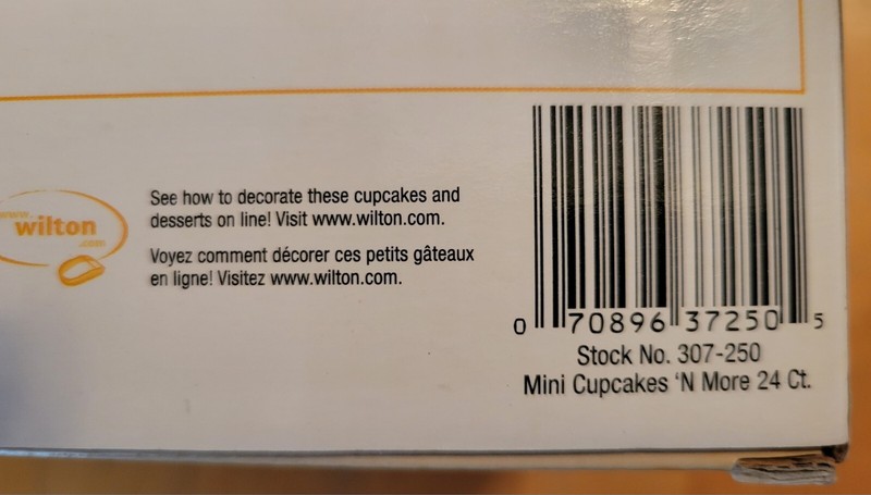 Wilton Cupcakes 'n More Mini Dessert Stand 307-250 Holds 24 Mini Cupcakes NIB gallery