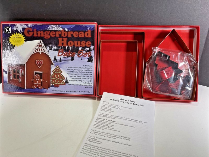 NEW VINTAGE 2001 Gingerbread 7-Piece Cookie Cutter & Baking Set w Recipe