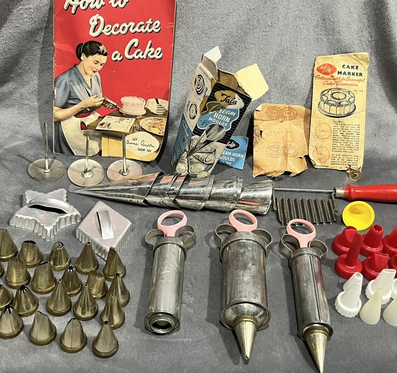 Vintage Tala Cake Decorating Tips Nozzles Ann Anson Book Set Cream Horn Moulds