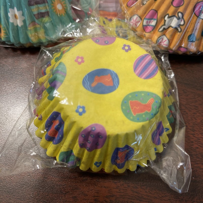 3 Packs Of 50 Easter Cupcake Muffin Paper Liners Bunny’s Eggs Flowers gallery