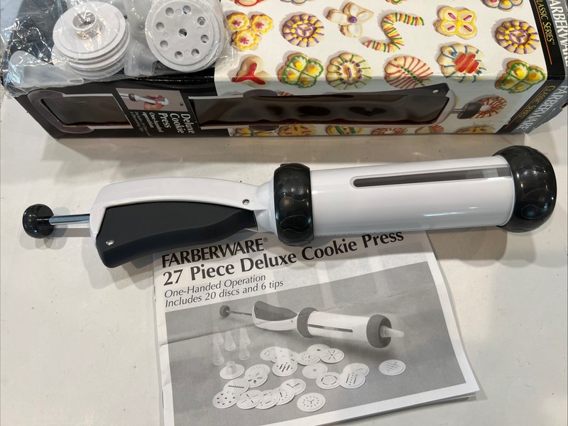 Faberware Cookie Press 27 Piece Set Complete W/ Box gallery
