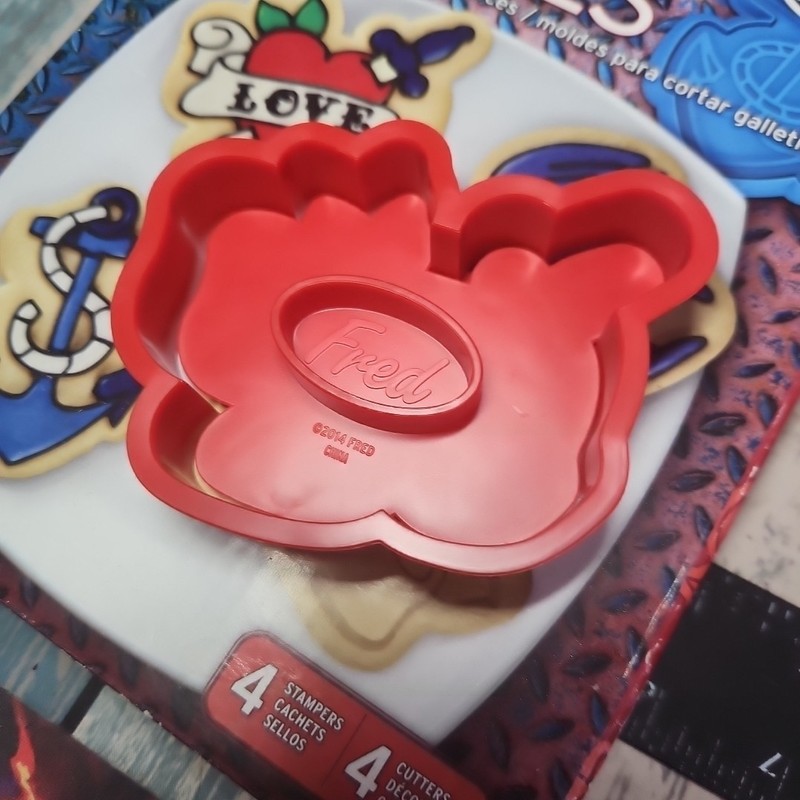 Fred & Friends Tough Tattoo Cookie Cutters Bird Anchor Heart Sword Rose Ed Hardy gallery