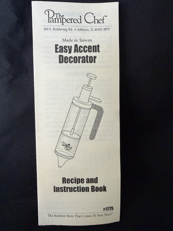 Pampered Chef Easy Access Decorator