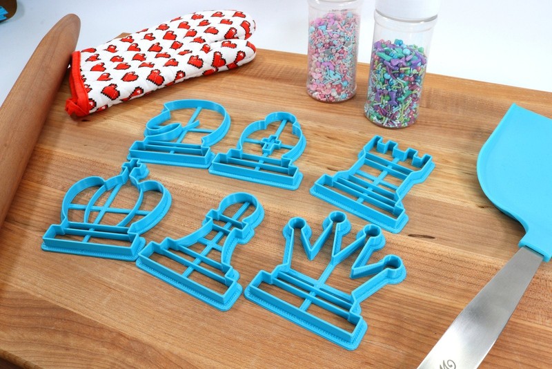 Online Chess Icons Cookie Cutters - Queen, Rook, Pan, Bishop, King, Queen gallery