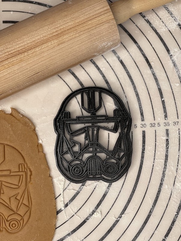 Star Wars Bad Batch Clone Force 99 Hunter Helmet Cookie Cutter Mold 4.75-Inch gallery